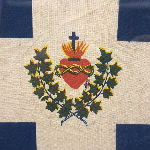 Antique Catholic Processional Flag Sacred Heart Carillon in Frame - Picture 6 of 11